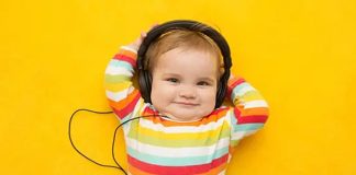 Bebek Eğitiminde Müzik ve Ritim Çalışmaları Müzik, bebeklerin dünyayı keşfetme sürecinde önemli bir yere sahiptir. Doğumdan itibaren seslere duyarlı olan bebekler, farklı melodiler ve ritimler sayesinde hem duygusal hem de bilişsel gelişimlerini destekleyen doğal bir öğrenme sürecine girer. Uzmanlar, bebek eğitimi sürecinde müzik ve ritim çalışmalarının düzenli şekilde uygulanmasının, çocukların dikkat, hafıza, iletişim ve motor becerileri üzerinde olumlu etkiler oluşturduğunu belirtiyor. Bu nedenle aileler ve eğitimciler, erken yaşlardan itibaren müziği günlük yaşamın bir parçası haline getirmeye özen gösteriyor. Konulu bir haber görseli.