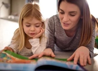 Bebek Eğitiminde Oyun Gruplarının Faydaları Bebeklerin yaşamın ilk yıllarında edindiği deneyimler, fiziksel, zihinsel ve duygusal gelişimlerini doğrudan etkileyen en önemli unsurlar arasında yer alıyor. Uzmanlar, özellikle erken çocukluk döneminde düzenli olarak katılım sağlanan oyun grupları sayesinde çocukların hem öğrenme süreçlerinin hızlandığını hem de sosyal hayata daha kolay uyum sağladığını belirtiyor. Son yıllarda ailelerin bebek eğitimi konusunda bilinç düzeyinin artmasıyla birlikte, oyun temelli eğitim modellerine olan ilgi de dikkat çekici biçimde yükseliyor. Konulu bir haber görseli.