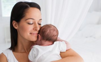 Bebek Güvenliğinde Biyometrik Teknolojilerin Kullanımı Teknolojinin hızla gelişmesiyle birlikte bebek bakımında kullanılan akıllı sistemler de her geçen gün daha gelişmiş özelliklerle donatılıyor. Özellikle biyometrik teknolojiler, bebeklerin güvenliğini artırmaya yönelik geliştirilen yeni nesil çözümler arasında dikkat çekiyor. Solunum takibi, kalp ritmi izleme, hareket analizi ve kişiye özel kimlik doğrulama gibi özellikler sunan bu sistemler, ebeveynlerin bebeklerini daha yakından takip edebilmesine yardımcı oluyor. Konulu bir haber görseli.