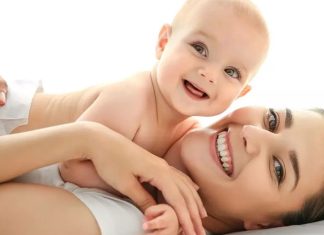 Bebek Güvenliğinde Kapı ve Pencere Sensörleri Ev ortamı, bebeklerin ilk yıllarında en fazla zaman geçirdiği alanların başında geliyor. Emekleme ve yürüme dönemine geçişle birlikte hareket kabiliyeti hızla artan bebekler, çevrelerini keşfetmeye başlıyor. Bu süreçte ailelerin alacağı güvenlik önlemleri büyük önem taşırken, teknolojik çözümler de ebeveynlerin işini kolaylaştırıyor. Son yıllarda yaygınlaşan kapı ve pencere sensörleri, ev güvenliğini artıran akıllı sistemler arasında öne çıkıyor. Açılma ve kapanma hareketlerini anlık olarak algılayan bu cihazlar, ebeveynlere olası riskler hakkında hızlı bildirim gönderebiliyor. Konulu bir haber görseli.