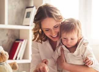 Bebek Güvenliğinde Yapay Zekâ Destekli Sistemler Bebek güvenliği konusunda geliştirilen teknolojiler, son yıllarda yapay zekâ uygulamalarının da katkısıyla önemli bir dönüşüm yaşamaya başladı. Geleneksel bebek izleme cihazlarının ötesine geçen yeni nesil sistemler, yalnızca görüntü veya ses aktarmakla kalmıyor, aynı zamanda elde edilen verileri analiz ederek ebeveynlere daha kapsamlı bilgiler sunabiliyor. Bu gelişmeler, bebek bakımında teknolojinin destekleyici rolünü güçlendirirken ailelerin günlük takip süreçlerini de daha pratik hale getiriyor. Konulu bir haber görseli.