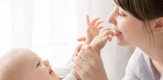 Bebek Odasında Akıllı Sensör Kullanımı Bebeklerin güvenli, sağlıklı ve konforlu bir ortamda büyümesi, ebeveynlerin en fazla önem verdiği konular arasında yer alıyor. Teknolojinin gelişmesiyle birlikte bebek odalarında kullanılan akıllı cihazlar da her geçen gün daha fazla yaygınlaşıyor. Özellikle çevresel koşulları sürekli takip edebilen akıllı sensör sistemleri, ebeveynlerin bebek odasını daha güvenli şekilde kontrol edebilmesine katkı sağlıyor. Sıcaklık, nem, hava kalitesi ve hareket gibi birçok veriyi anlık olarak analiz edebilen bu sistemler, modern bebek bakımının önemli yardımcıları arasında gösteriliyor. Konulu bir haber görseli.