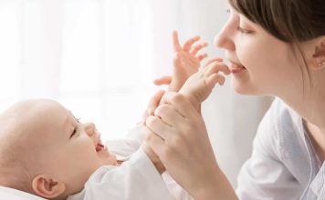 Bebek Odasında Akıllı Sensör Kullanımı Bebeklerin güvenli, sağlıklı ve konforlu bir ortamda büyümesi, ebeveynlerin en fazla önem verdiği konular arasında yer alıyor. Teknolojinin gelişmesiyle birlikte bebek odalarında kullanılan akıllı cihazlar da her geçen gün daha fazla yaygınlaşıyor. Özellikle çevresel koşulları sürekli takip edebilen akıllı sensör sistemleri, ebeveynlerin bebek odasını daha güvenli şekilde kontrol edebilmesine katkı sağlıyor. Sıcaklık, nem, hava kalitesi ve hareket gibi birçok veriyi anlık olarak analiz edebilen bu sistemler, modern bebek bakımının önemli yardımcıları arasında gösteriliyor. Konulu bir haber görseli.