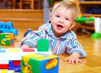 Bebek Odasında Kullanılan Akıllı Ürünler Teknolojinin günlük yaşamın her alanında daha fazla yer almasıyla birlikte bebek bakımına yönelik geliştirilen ürünler de önemli ölçüde çeşitlenmeye başladı. Günümüzde ebeveynler, hem bebeklerinin güvenliğini artırmak hem de günlük bakım süreçlerini kolaylaştırmak amacıyla akıllı ürünler kullanmayı tercih ediyor. Özellikle bebek odalarında kullanılan teknolojik cihazlar; uyku takibinden oda sıcaklığının kontrolüne, güvenlikten hava kalitesinin izlenmesine kadar birçok farklı ihtiyaca çözüm sunuyor. Konulu bir haber görseli.