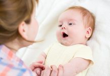 Bebek Teknolojisinde Akıllı Monitör Sistemleri Bebek bakımında teknolojinin sunduğu yenilikler her geçen yıl daha fazla ilgi görüyor. Özellikle ebeveynlerin bebeklerini uzaktan takip edebilmesine olanak tanıyan akıllı monitör sistemleri, hem güvenliği artıran hem de günlük bakım sürecini kolaylaştıran çözümler arasında yer alıyor. Gelişmiş kamera teknolojileri, mobil uygulama desteği ve çeşitli sensörlerle donatılan bu ürünler, modern ailelerin ihtiyaçlarına yönelik farklı özellikler sunuyor. Konulu bir haber görseli.